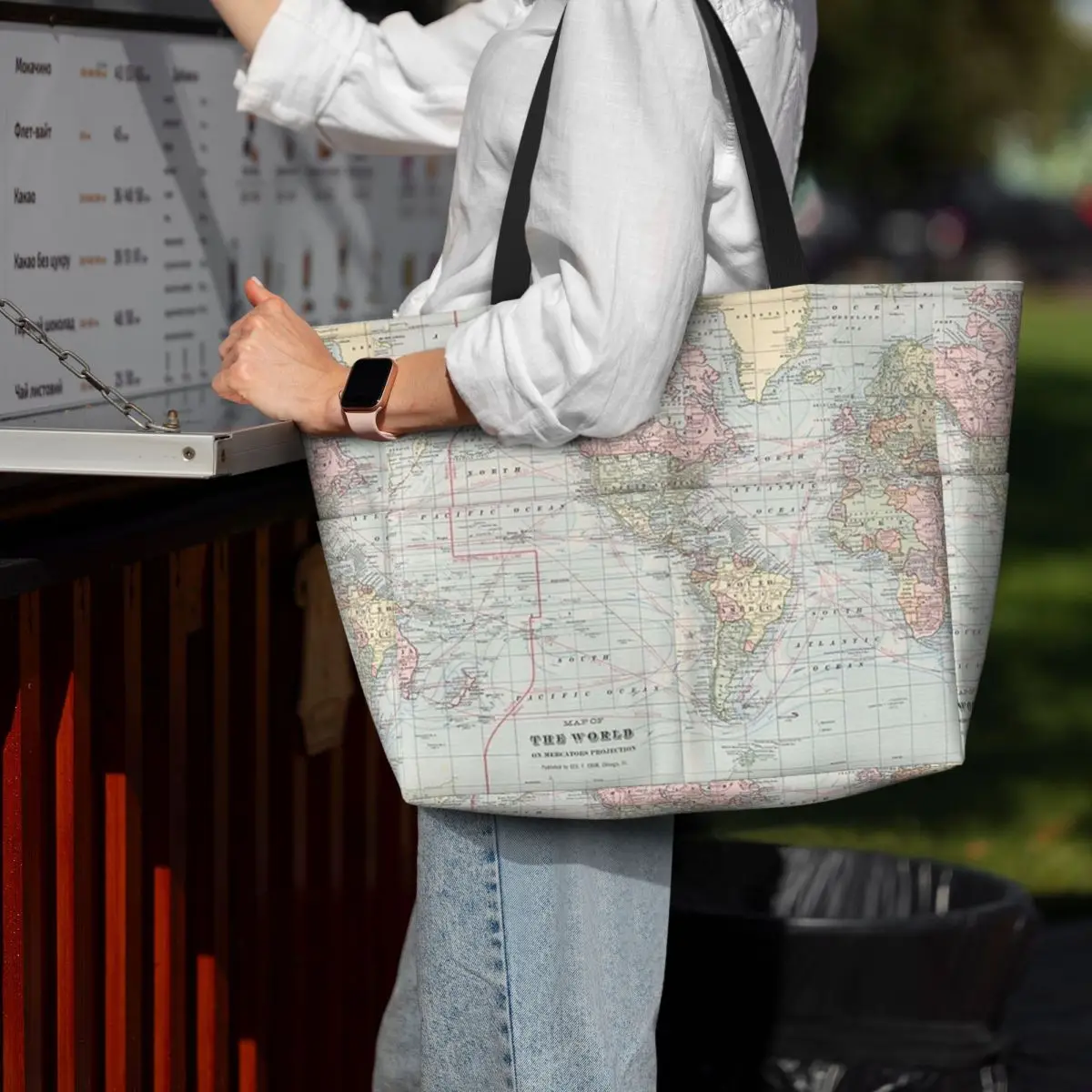 Vintage World Map 1901 Beach T - Yoga Fitness World recensie en prijs